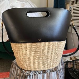 CELINE BAG Bucket tote in black leather & raffia